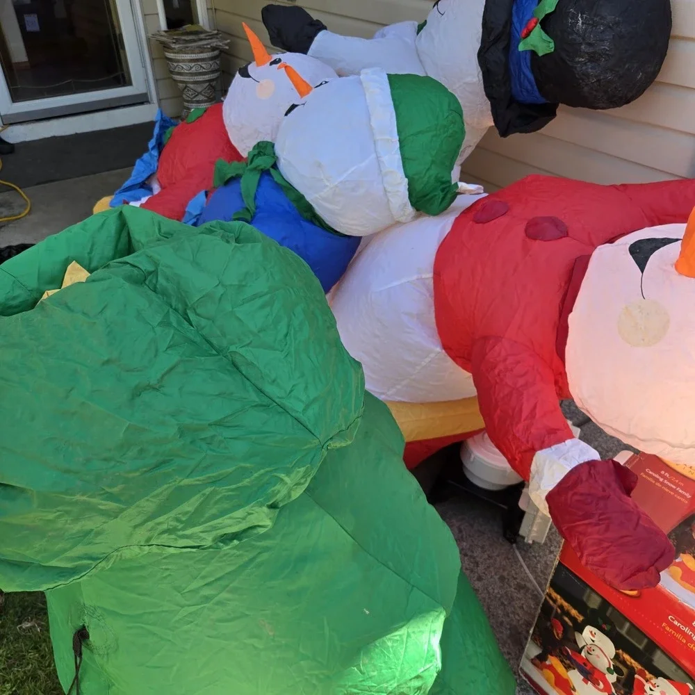 Vtg Gemmy holiday living caroling snow family Inflatable Lights Sounds Rare Read